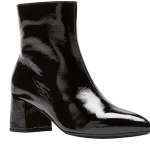 La CANADIENNE Glossy Black Ankle Boots